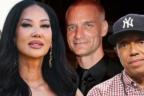 Kimora Lee Simmons Wants To Drop Russell's Last Name (HOLD)