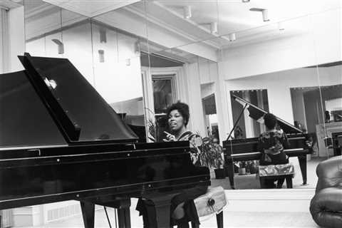 Roberta Flack Remembered in New OWN Documentary: Her ‘Artistry Stands as a Powerful Testament to..