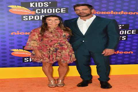 Aaron Rodgers gives NSFW confession on why he’s staying in shape for mysterious wife