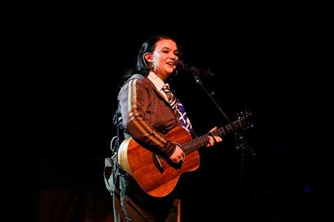 Lola Young Is Back to Her Best at Stunning Comeback Show in London: 7 Best Moments & Full Setlist