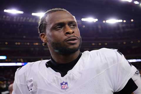 Raiders releasing Geno Smith after one woeful season