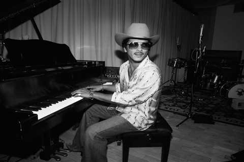 Bruno Mars’ ‘The Romantic’ Debuts at No. 1 on Billboard 200 Chart