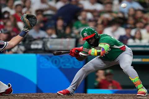 Mariners teammate Randy Arozarena fumes at Cal Raleigh over WBC handshake refusal