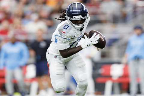 Calvin Ridley restructures contract to stay with Titans