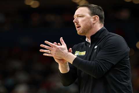 Syracuse hiring Gerry McNamara from Siena in reunion with former national champ