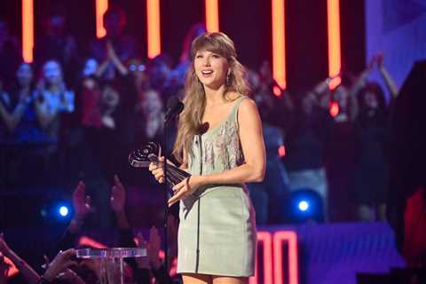 Taylor Swift Wins Artist of the Year at 2026 iHeartRadio Music Awards, Admitting ‘I Didn’t Think I..