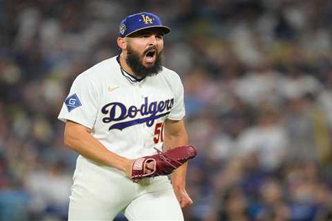 Dodgers’ Alex Vesia wears custom glove with name of daughter stitched on