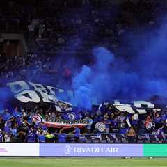 Soccer star Sergi Palencia pelted with drinks in ugly scene at LAFC vs Cruz Azul game
