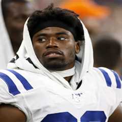 Kenny Moore on trade block as former Pro Bowler, Colts agree to split