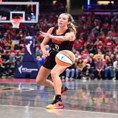 Lexie Hull re-signs with Fever to reunite with Caitlin Clark