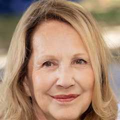 'Downton Abbey' Star Nathalie Baye Dead at 77 After Dementia Diagnosis