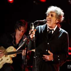 Bob Dylan Adds a Dozen Dates to Summer 2026 Rough and Rowdy Ways Tour