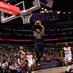 Lakers topple Rockets in Kevin Durant’s return to take 2-0 series lead