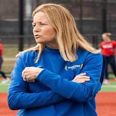 New Hofstra softball coach, an ex-NYPD captain, taking program to great heights