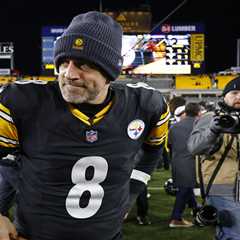 Steelers make ‘rare’ Aaron Rodgers move as they wait for return decision