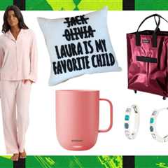 From Taylor Swift-Approved Jewelry to Made-to-Order Songs: The Most Unique Mother’s Day Gift Ideas..