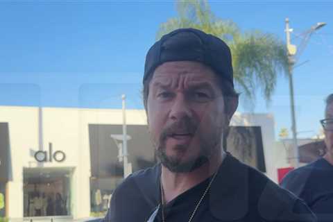 Mark Wahlberg Dishes On 4AM Workout Challenge and Which Celebs Couldn't Keep Up