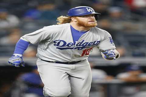 Justin Turner, former Dodgers fan favorite, signs with new team