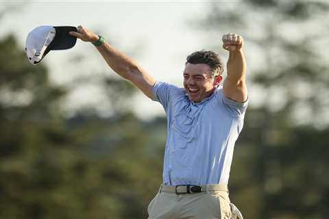 Rory McIlroy holds off Scottie Scheffler to become first repeat Masters champ since Tiger Woods in..