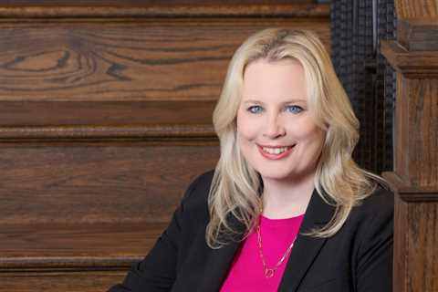 Ex-UMG Nashville Head Cindy Mabe Founds Wide-Ranging Entertainment Company Joan of Arc Music