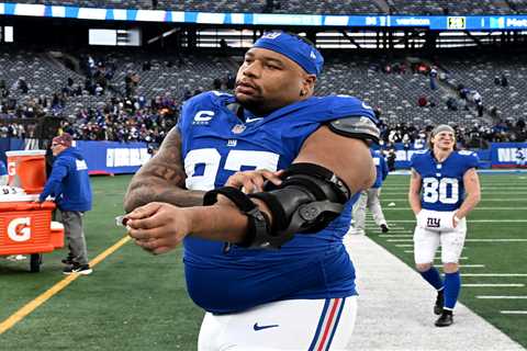 Giants have ‘good conversations’ with Dexter Lawrence as they seek ‘resolution’ after trade request