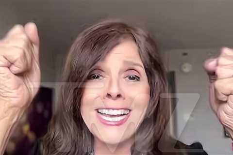 Naked 'Green Goddesses' Roam NYC, Battle Jimmy Fallon in Webby Awards Vote