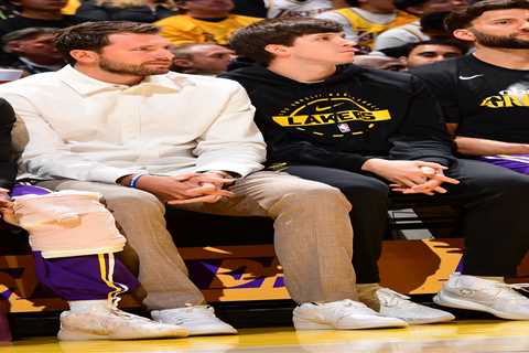 Luke Kennard, LeBron James lead Lakers to Game 1 win over Kevin Durant-less Rockets