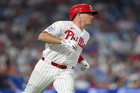 Spiraling Phillies place catcher J.T. Realmuto on IL in latest blow