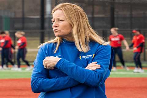 New Hofstra softball coach, an ex-NYPD captain, taking program to great heights