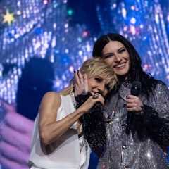 Laura Pausini Fulfills Her Dream of Singing ‘Hijo de la Luna’ With Ana Torroja in Mexico