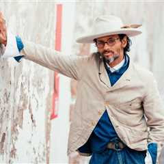 The Poetry & Chaos of Draco Rosa in ‘Olas de Luz’: ‘It Perfectly Reflects Where My Heart Is’
