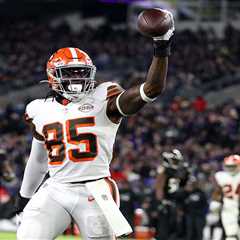 Chargers add former Pro Bowl tight end David Njoku to pair with Justin Herbert