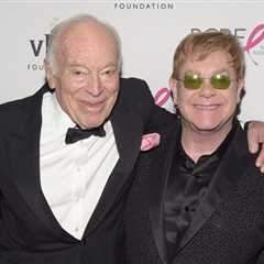 Elton John Honors Late Friend at Breast Cancer Research Foundation Gala: ‘I Will Do My Best for Him’