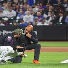 Clay Holmes fractures fibula in loss to Yankees in latest Mets injury nightmare