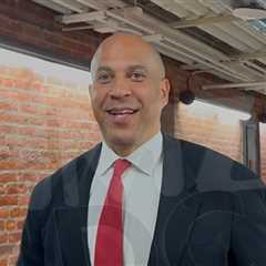 Sen. Cory Booker Watches Capitol PD Rip TMZ DC Over Security Mistake