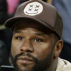 Floyd Mayweather Fathers Baby W/ Dancer From His Vegas Club