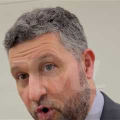 Congressmen Split Over College Grads Booing A.I.