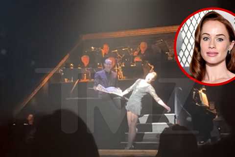'Secret Lives of Mormon Wives' Whitney Leavitt Announces Exit During 'Chicago' Show