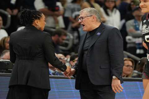 Geno Auriemma opens up on fiery Dawn Staley spat: ‘Feel like a dumbass’