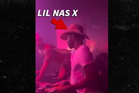 Lil Nas X Throws Stacks of Cash at Male Stripper, on Video