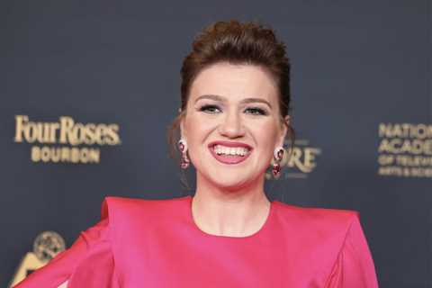 Kelly Clarkson Will Return to ‘The Voice’ for Season 30: ‘She’s Baaaaack’