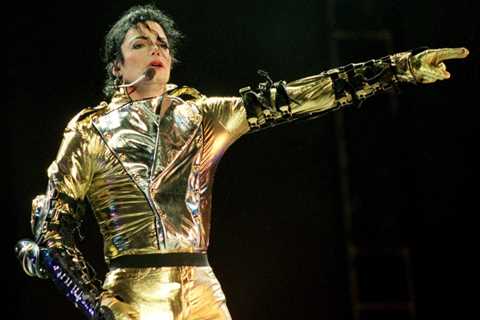 Michael Jackson Holds U.K. Albums Chart Crown as Compilation Scores Second Week at No. 1