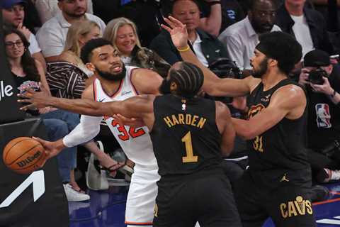 Knicks’ Karl-Anthony Towns point center plan hits Game 1 roadblock