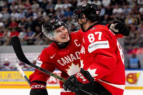 Canada blanks Team USA to advance to semis at hockey worlds