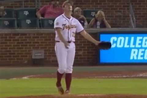 USC baseball can’t hold late lead in crushing loss to Texas State in NCAA Tournament opener