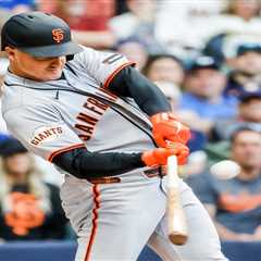 Despite early lead, Giants fall 16-2 to Brewers in embarrassing fashion