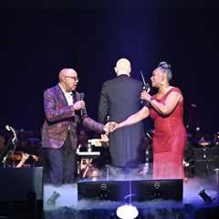 Regina Belle Pays Tribute to ‘Whole New World’ Duet Partner Peabo Bryson: ‘More Than a..