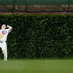 Cubs’ Pete Crow-Armstrong loses fly ball in painful scene — before playing hero