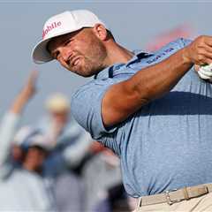 Shinnecock bares its teeth as US Open opens with fog, whipping winds