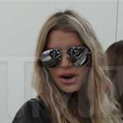 Jessica Simpson Says Her DMs Are Open, But Only For Men Who Are Verified